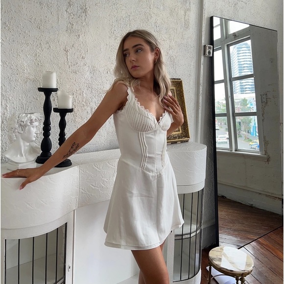 HOUSE OF CB 'Tilly' White Pin Tuck Mini Dress - Picture 9 of 17